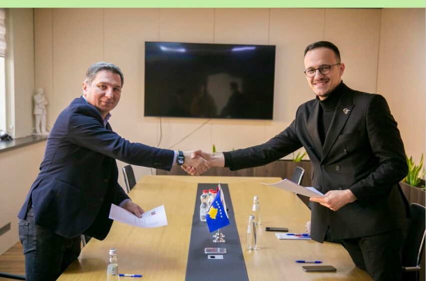  Dekani i Fakultetit të Shkencave Kompjuterike, Prof.Dr.Asoc. Artan Dërmaku dhe Komuna e Gjilanit nënshkruan marrëveshje 𝗯𝗮𝘀𝗵𝗸ë𝗽𝘂𝗻𝗶𝗺𝗶 për përkrahjen financiare të 15 studentëve