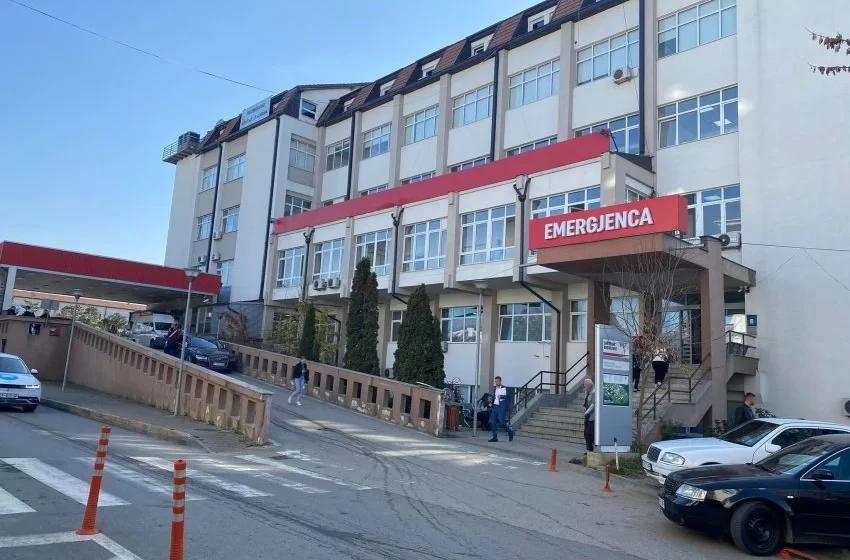  𝗣ë𝗿𝗹𝗮𝘀𝗲𝗻 dy makina në Veleknicë-Gjilan, një i 𝗹ë𝗻𝗱𝘂𝗮𝗿 trajtohet në QKUK