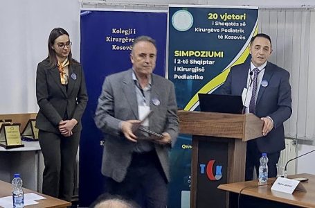 Doktori gjilanas, Islam Rashiti, nderohet me mirënjohje nga Shoqata e Kirurgëve Pediatrik të Kosovës